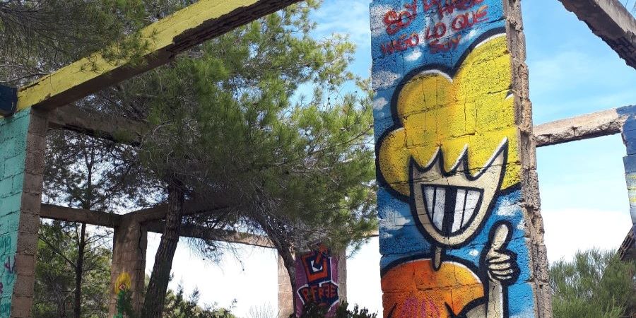 graffiti en cala den serra